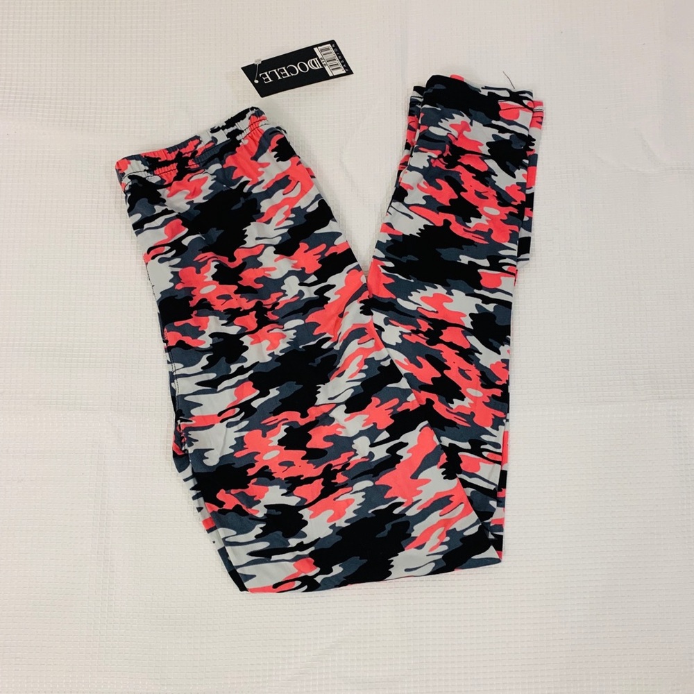 Butter soft leggings one size fits sizes 0-12.